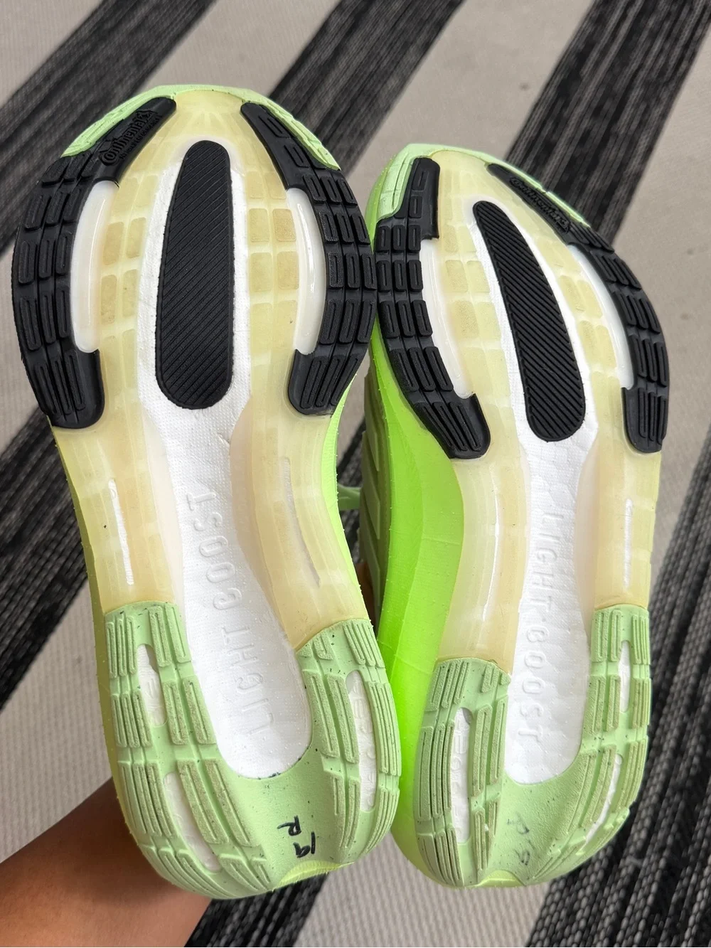 adidas Sneaker Men's Neon Green Ultraboost Light Lime Green Running Shoes Sz 8.5